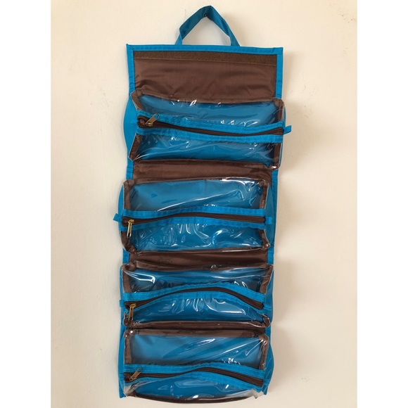 Large Capacity JM New York Hanging Toiletry Bag - Picture 7 of 7